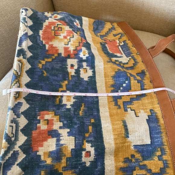 Unisa Zippered Canvas Tote - Picture 11 of 16